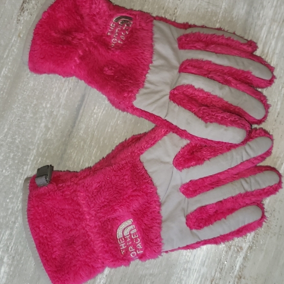 Girls The North Face brand Denali Pink Hat and Glove Warm Winter Set Sz S - Picture 3 of 10